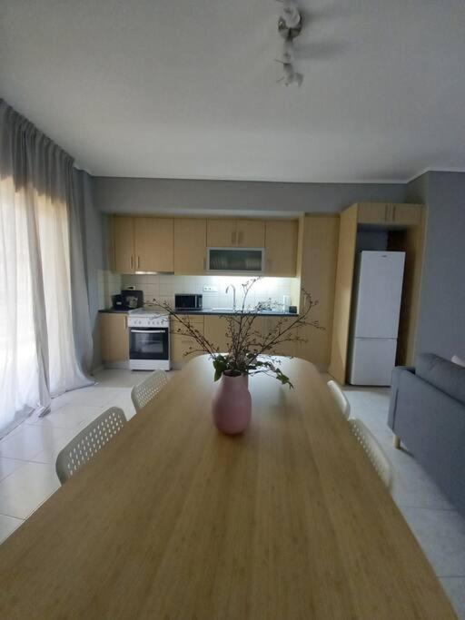 Apartment Renovated Modern 3bdr Flat W/balcony Athens
